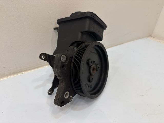 bontott BMW 5 E60 Hidraulika Szivattyú