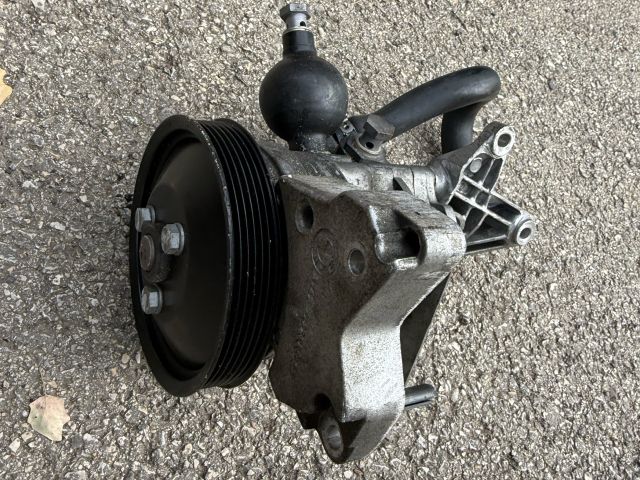 bontott BMW 5 E60 Hidraulika Szivattyú