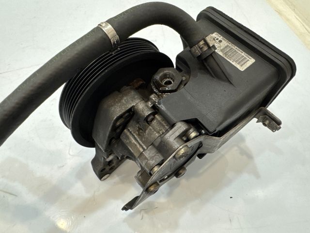 bontott BMW 5 E60 Hidraulika Szivattyú