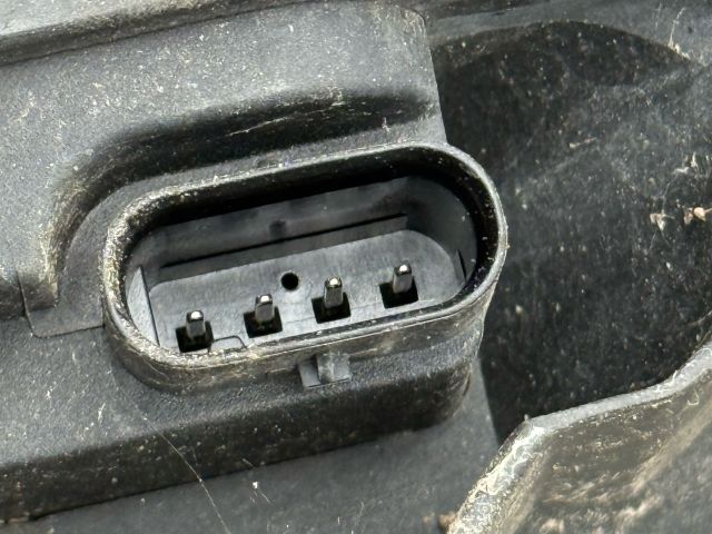 bontott BMW 5 E60 Hűtő Légterelő