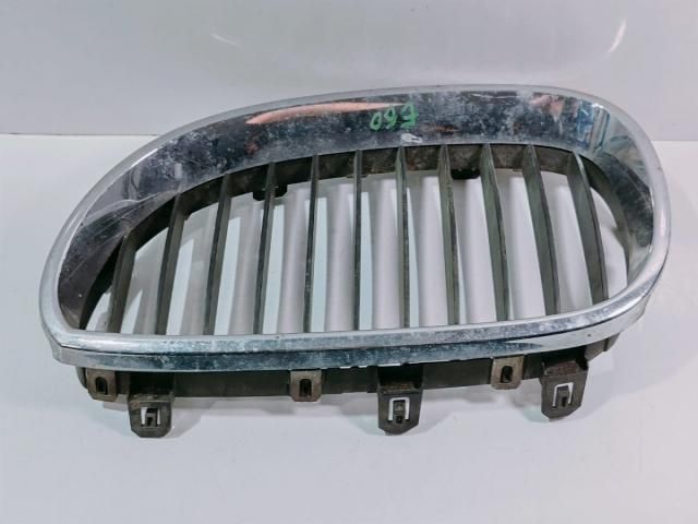 bontott BMW 5 E60 Hűtőrács