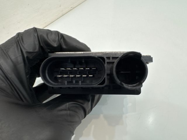 bontott BMW 5 E60 Izzító Relé