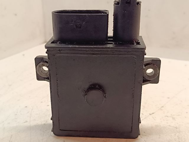 bontott BMW 5 E60 Izzító Relé