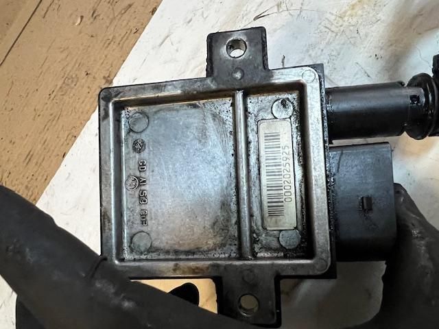 bontott BMW 5 E60 Izzító Relé