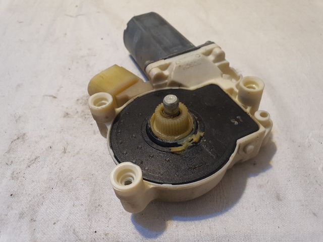 bontott BMW 5 E60 Jobb első Ablakemelő Motor