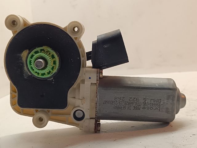 bontott BMW 5 E60 Jobb első Ablakemelő Motor