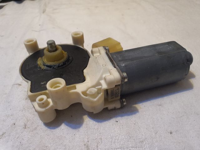 bontott BMW 5 E60 Jobb első Ablakemelő Motor