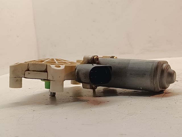 bontott BMW 5 E60 Jobb első Ablakemelő Motor