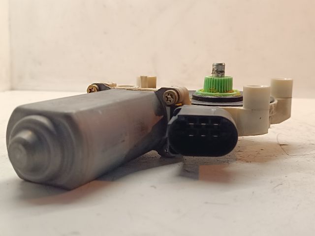 bontott BMW 5 E60 Jobb első Ablakemelő Motor