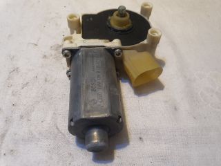 bontott BMW 5 E60 Jobb első Ablakemelő Motor