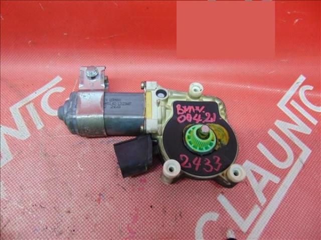 bontott BMW 5 E60 Jobb első Ablakemelő Motor