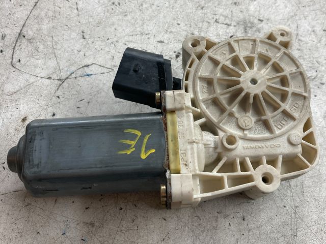 bontott BMW 5 E60 Jobb első Ablakemelő Motor