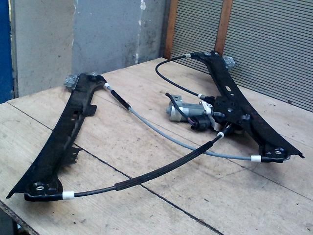 bontott BMW 5 E60 Jobb első Ablakemelő Szerkezet (Elektromos)