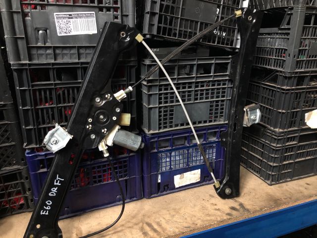 bontott BMW 5 E60 Jobb első Ablakemelő Szerkezet (Elektromos)