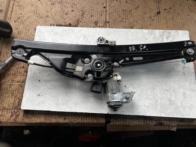 bontott BMW 5 E60 Jobb első Ablakemelő Szerkezet (Elektromos)