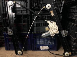 bontott BMW 5 E60 Jobb első Ablakemelő Szerkezet (Elektromos)