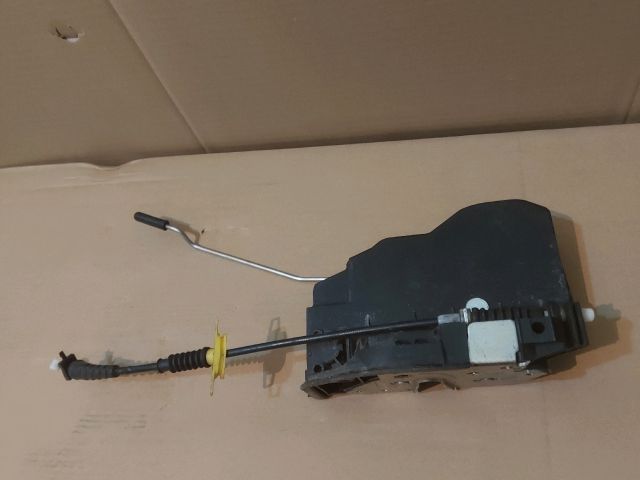 bontott BMW 5 E60 Jobb első Ajtózár