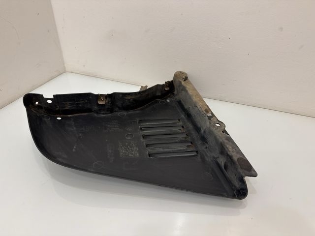 bontott BMW 5 E60 Jobb első Első Dobbetét (Kerékjárati, Műanyag)