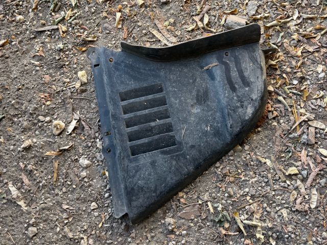 bontott BMW 5 E60 Jobb első Lökhárító Sarok