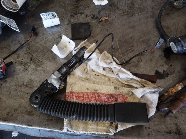 bontott BMW 5 E60 Jobb első Övfeszítő