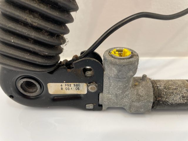 bontott BMW 5 E60 Jobb első Övfeszítő