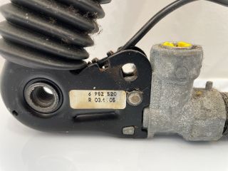 bontott BMW 5 E60 Jobb első Övfeszítő