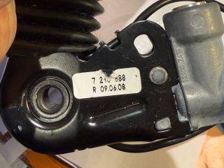 bontott BMW 5 E60 Jobb első Övfeszítő