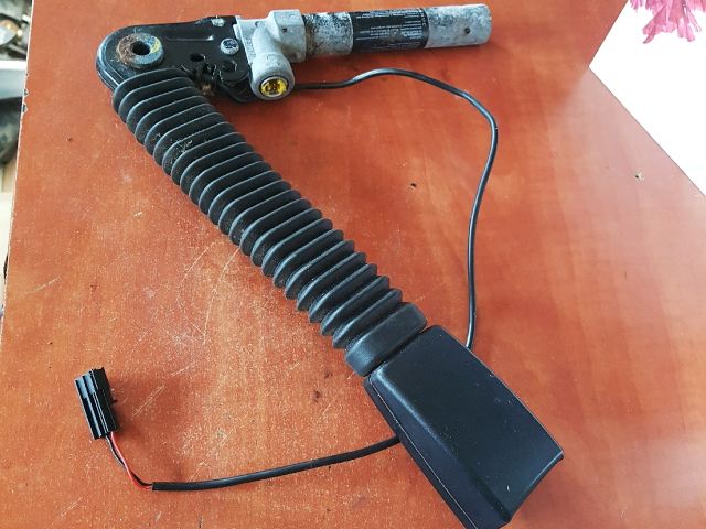 bontott BMW 5 E60 Jobb első Övfeszítő