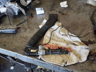 bontott BMW 5 E60 Jobb első Övfeszítő