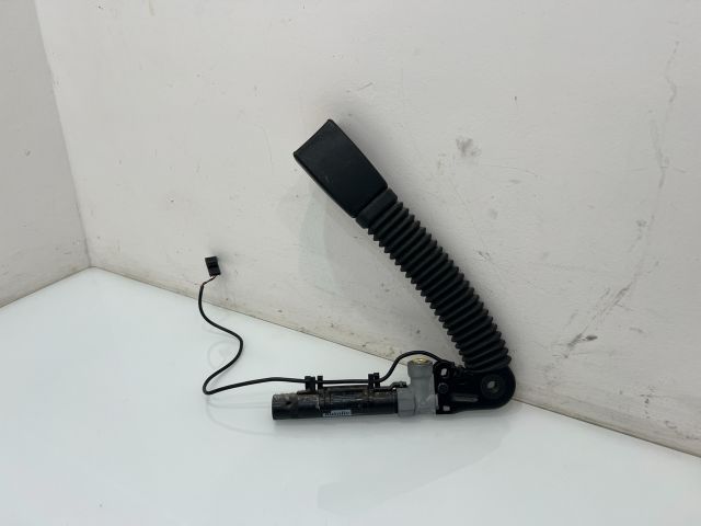 bontott BMW 5 E60 Jobb első Övfeszítő