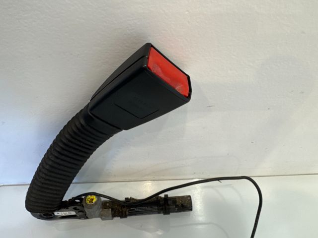 bontott BMW 5 E60 Jobb első Övfeszítő