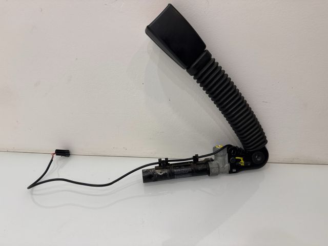 bontott BMW 5 E60 Jobb első Övfeszítő