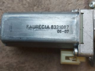 bontott BMW 5 E60 Jobb első Ülés Állító Motor