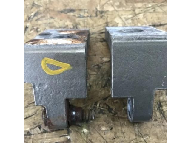 bontott BMW 5 E60 Jobb első Zsanér