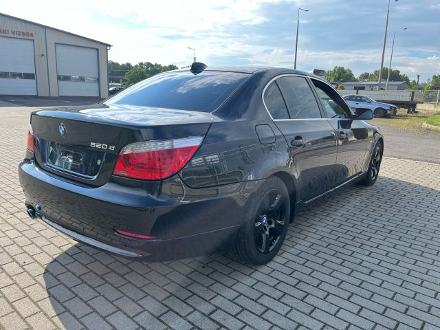 bontott BMW 5 E60 Jobb első Zsanér