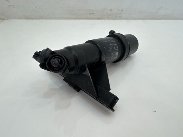 bontott BMW 5 E60 Jobb Fényszórómosó Fúvóka