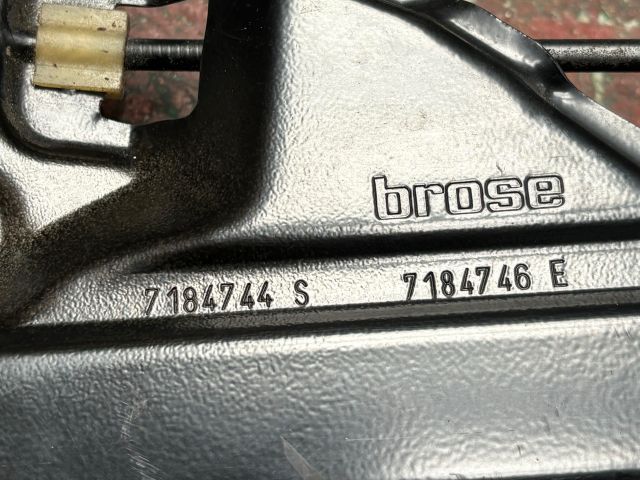 bontott BMW 5 E60 Jobb hátsó Ablakemelő Szerkezet (Elektromos)