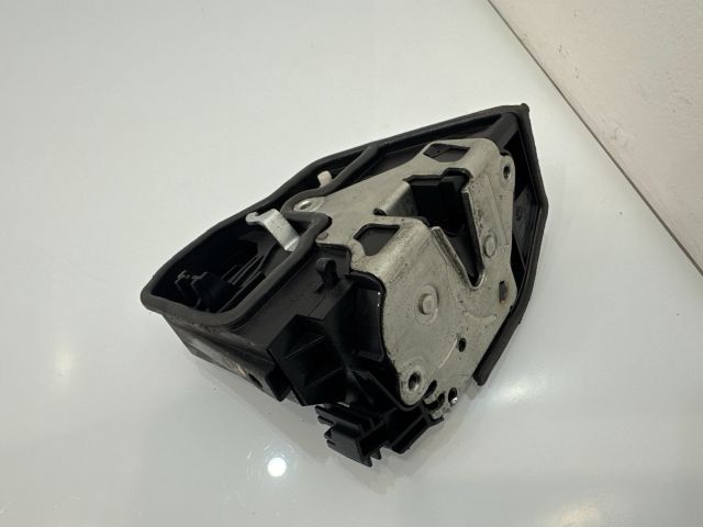 bontott BMW 5 E60 Jobb hátsó Ajtózár