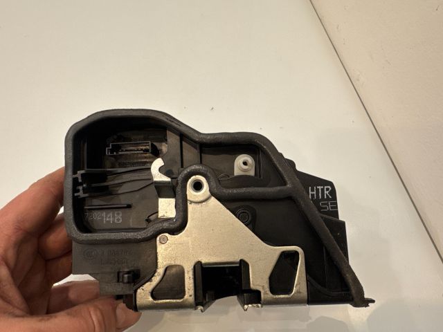 bontott BMW 5 E60 Jobb hátsó Ajtózár