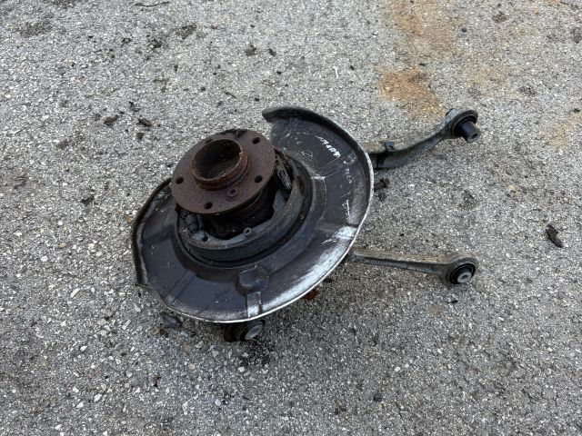 bontott BMW 5 E60 Jobb hátsó Csonkállvány Kerékaggyal