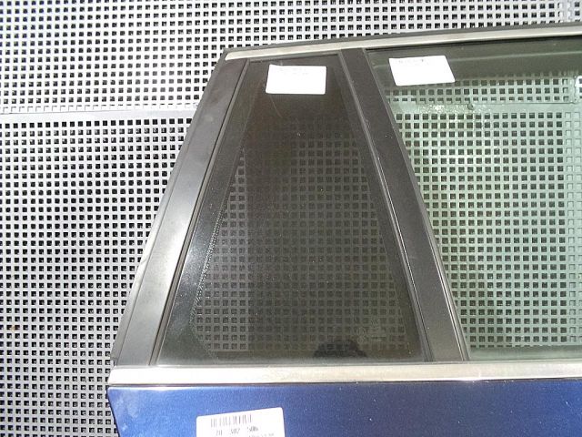 bontott BMW 5 E60 Jobb hátsó Fixüveg (Ajtóban)