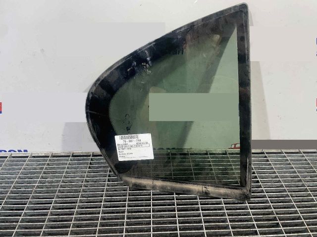 bontott BMW 5 E60 Jobb hátsó Fixüveg (Ajtóban)