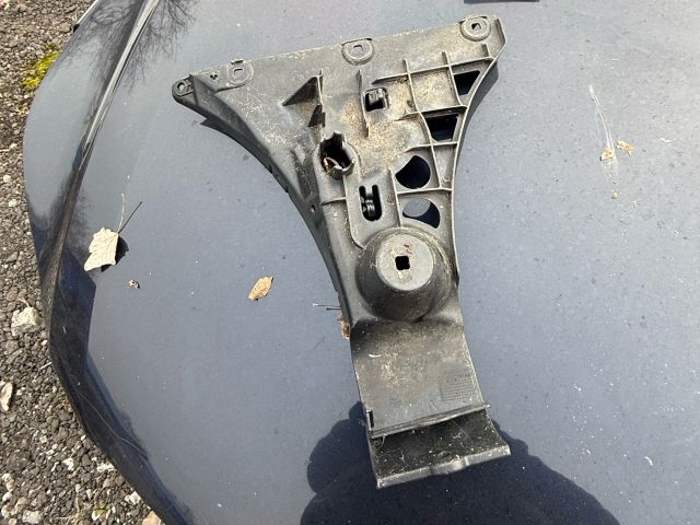 bontott BMW 5 E60 Jobb hátsó Oldal Lökhárító Tartó (Műanyag)