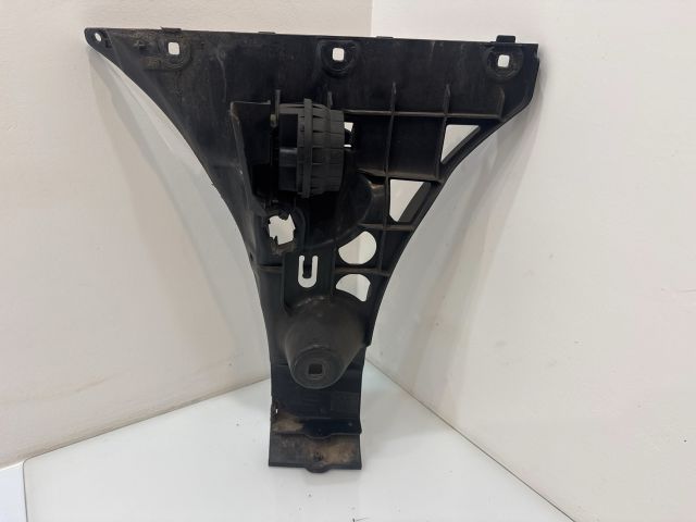 bontott BMW 5 E60 Jobb hátsó Oldal Lökhárító Tartó (Műanyag)