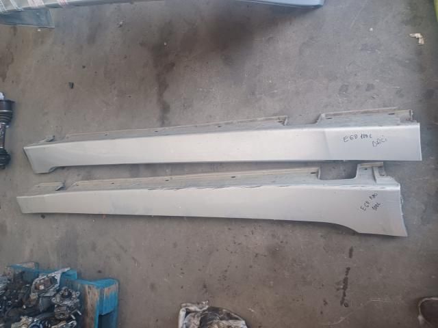 bontott BMW 5 E60 Jobb Küszöb