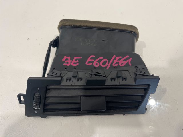 bontott BMW 5 E60 Jobb Szellőző