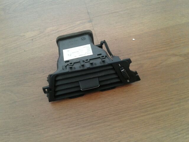 bontott BMW 5 E60 Jobb Szellőző