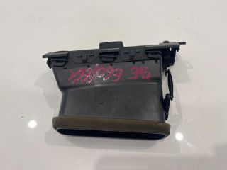 bontott BMW 5 E60 Jobb Szellőző