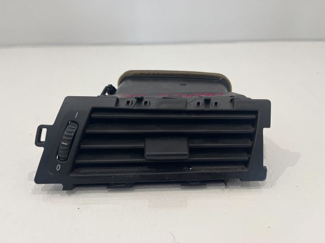 bontott BMW 5 E60 Jobb Szellőző