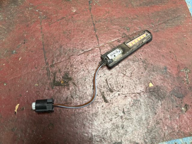 bontott BMW 5 E60 Jobb Visszapillantó Tükör Irányjelző